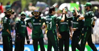 পাকিস্তানের স্কোয়াডে সিনিয়রদের বাদ দিয়ে চমক, চলতি মাসেই ঢাকায় পা রাখবে দল
